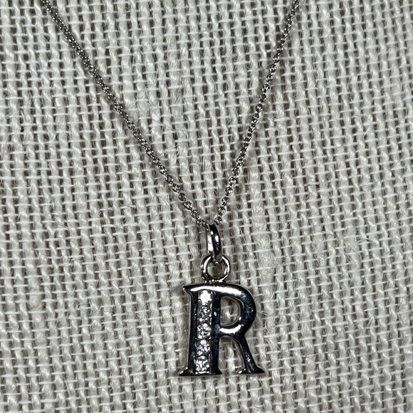 💗Initial R Pendant - Picture 4 of 4